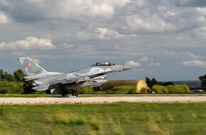 Polish Air Force F-16 lands at Andravida airbase